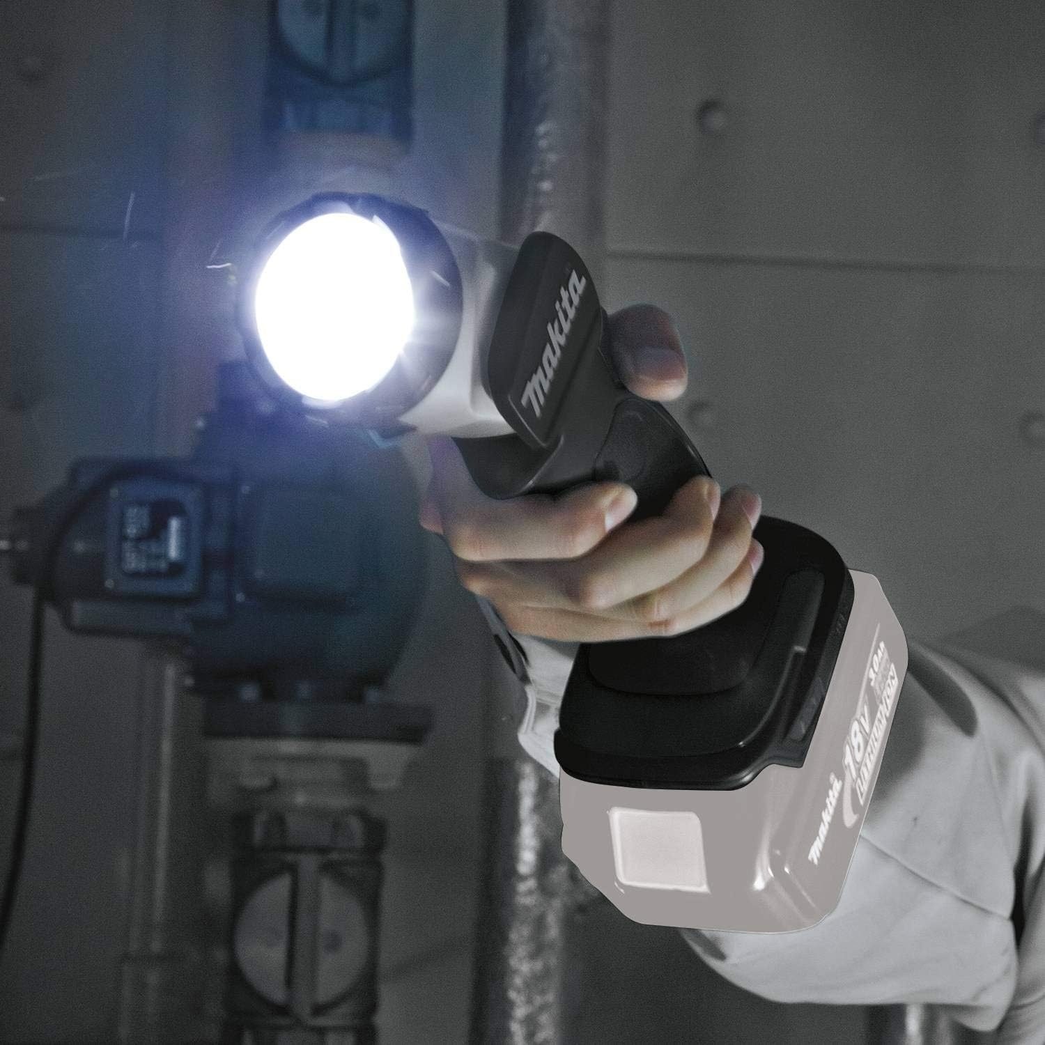 image:imageMakita DML802B 18V LXT LithiumIon Cordless LED Flashlight Flashlight Only