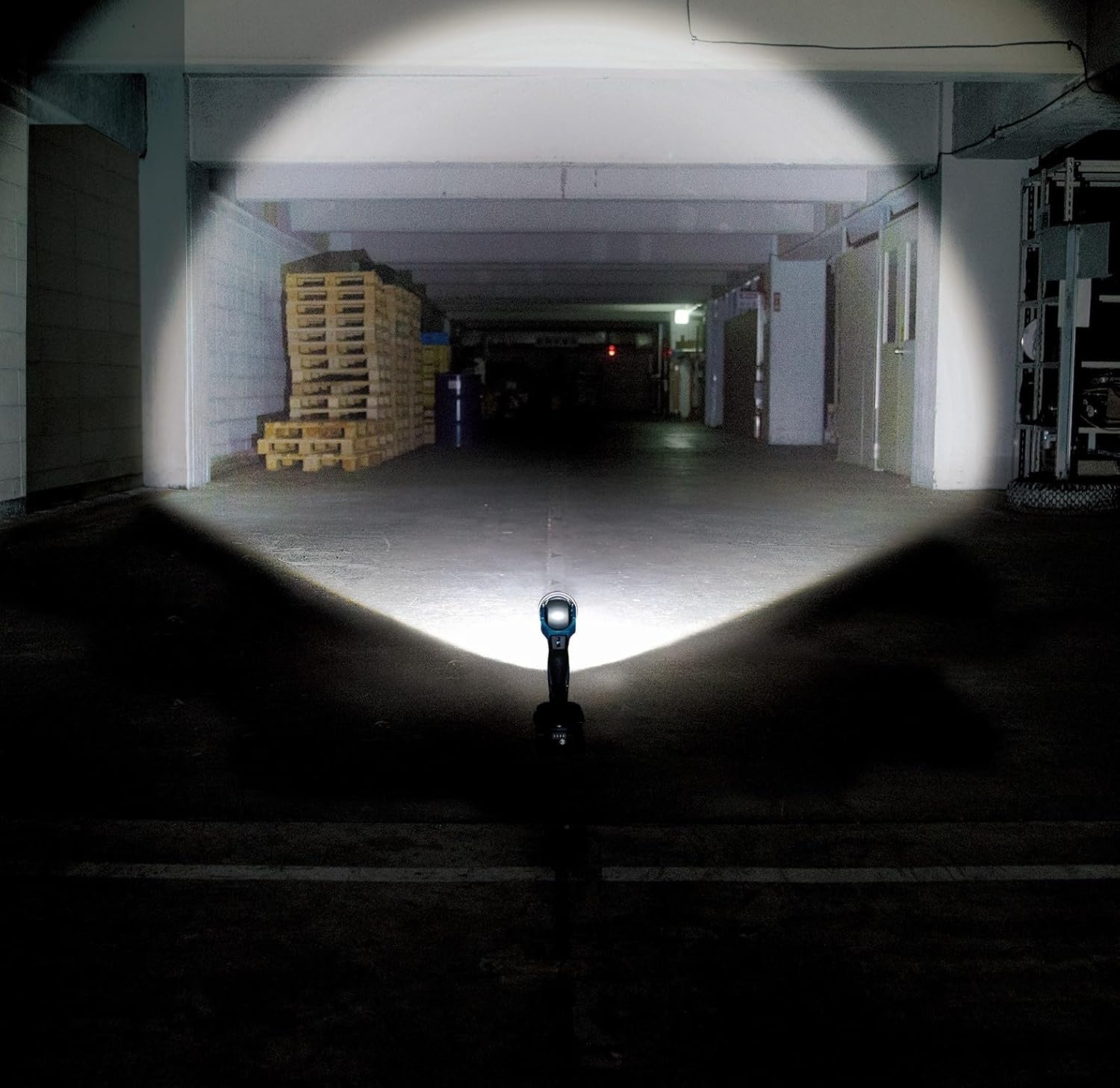 image:imageMakita DML808 18V LXT LithiumIon Cordless Adjustable Beam LED Flashlight Flashlight Only