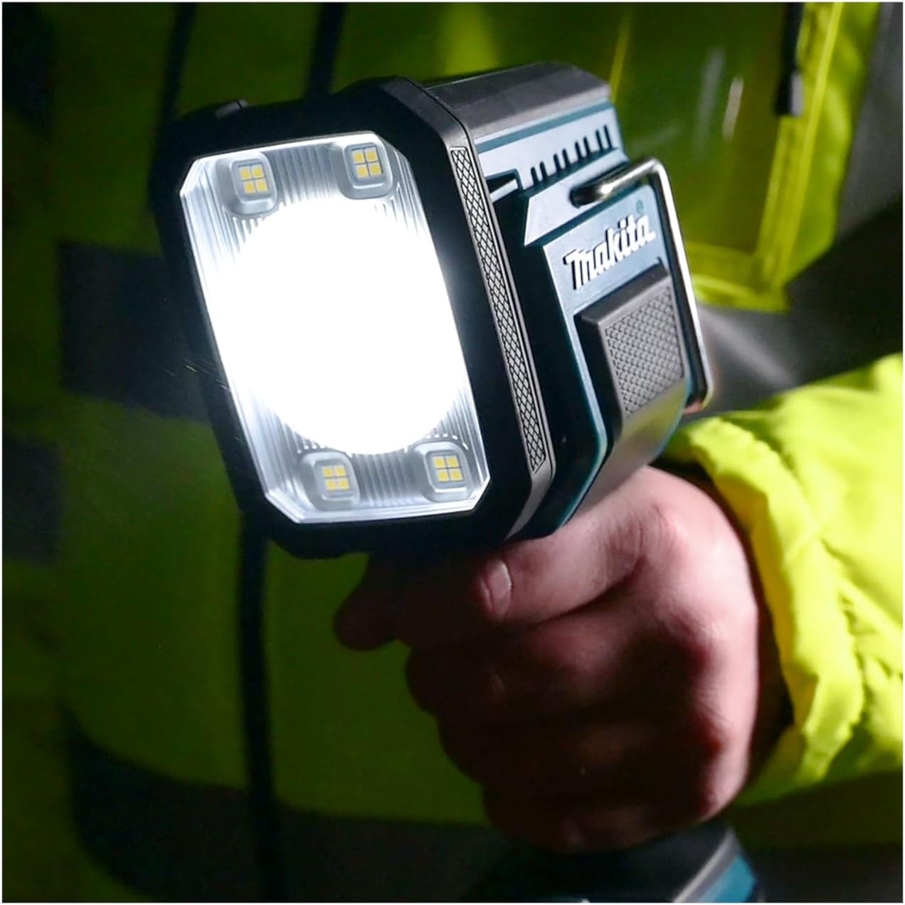 image:imageMakita DML812 18V LXT LithiumIon Cordless LED FlashlightSpotlight Light OnlyTeal