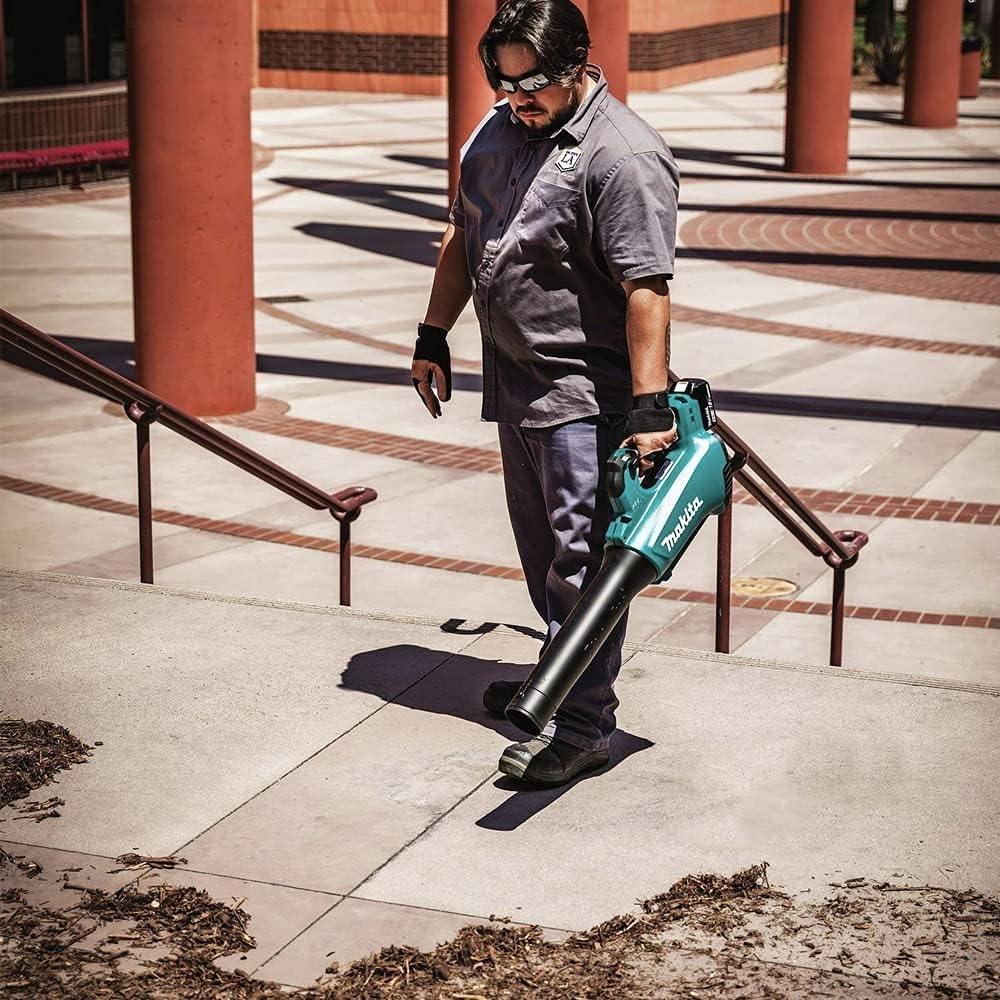 image:imageMakita XBU03SM1 18V LXT LithiumIon Brushless Cordless Blower Kit 40AhBlower Kit