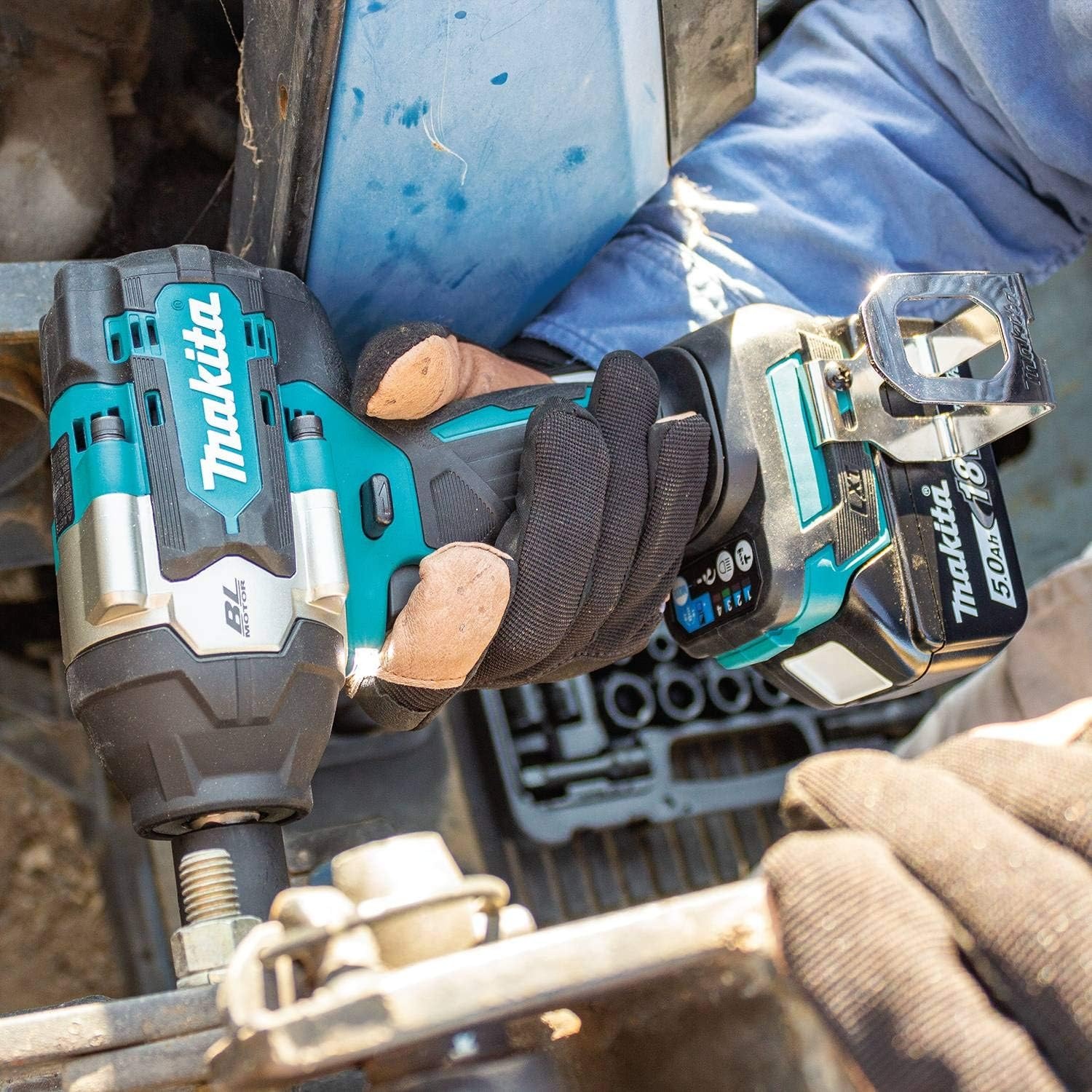 image:imageMakita XWT18T 18V LXT LithiumIon Brushless Cordless 4Speed MidTorque 12 Sq Drive Impact Wrench Kit wDetent Anvil 50Ah