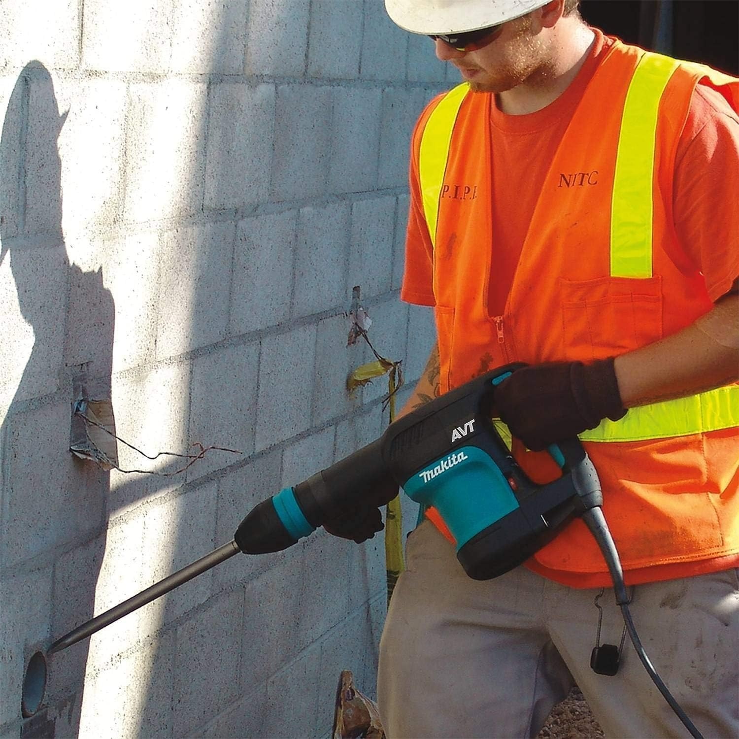 image:imageMakita HM0871C 12 lb AVT Demolition Hammer accepts SDSMAX bits