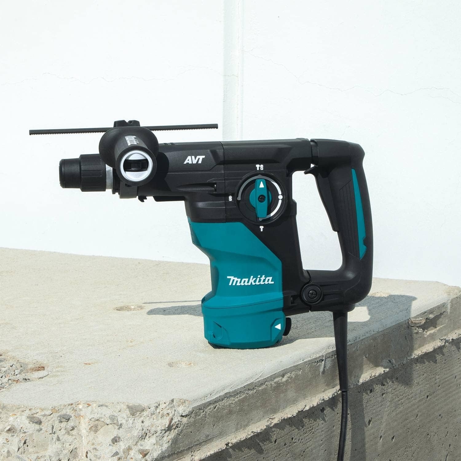 image:imageMakita HR3011FCK 1316 AVT Rotary Hammer accepts SDSPLUS bits LShapeRotary Hammer
