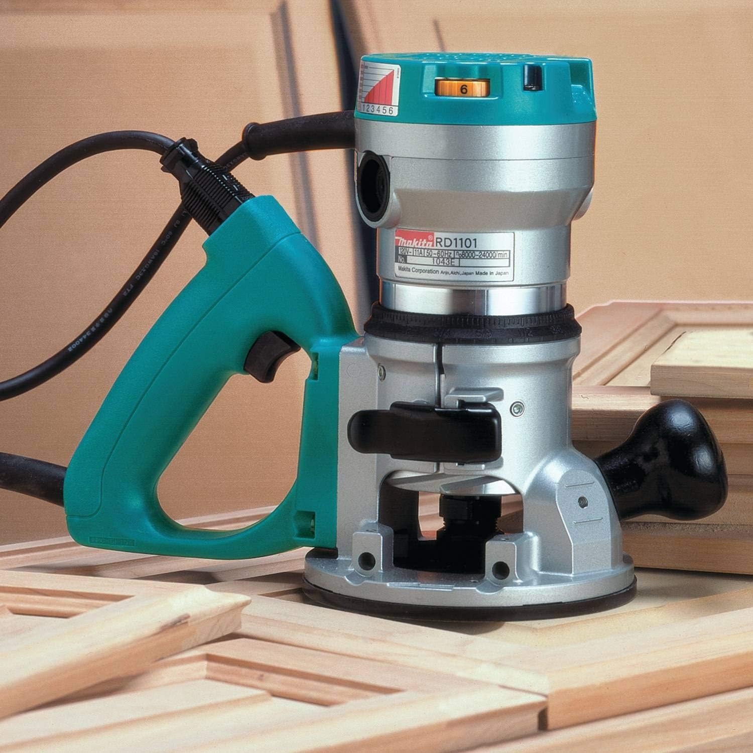 image:imageMakita RD1101 214 HP DHandle Router