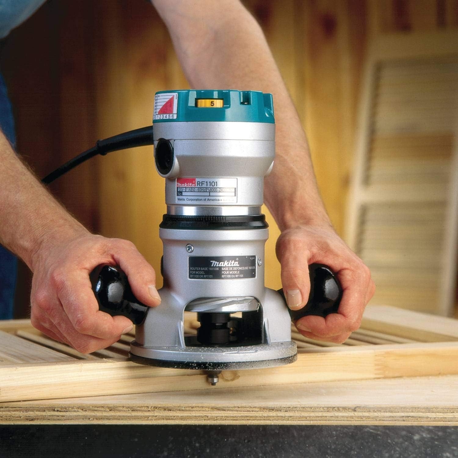 image:imageMakita RF1101KIT2 214 HP Router Kit with Plunge Base