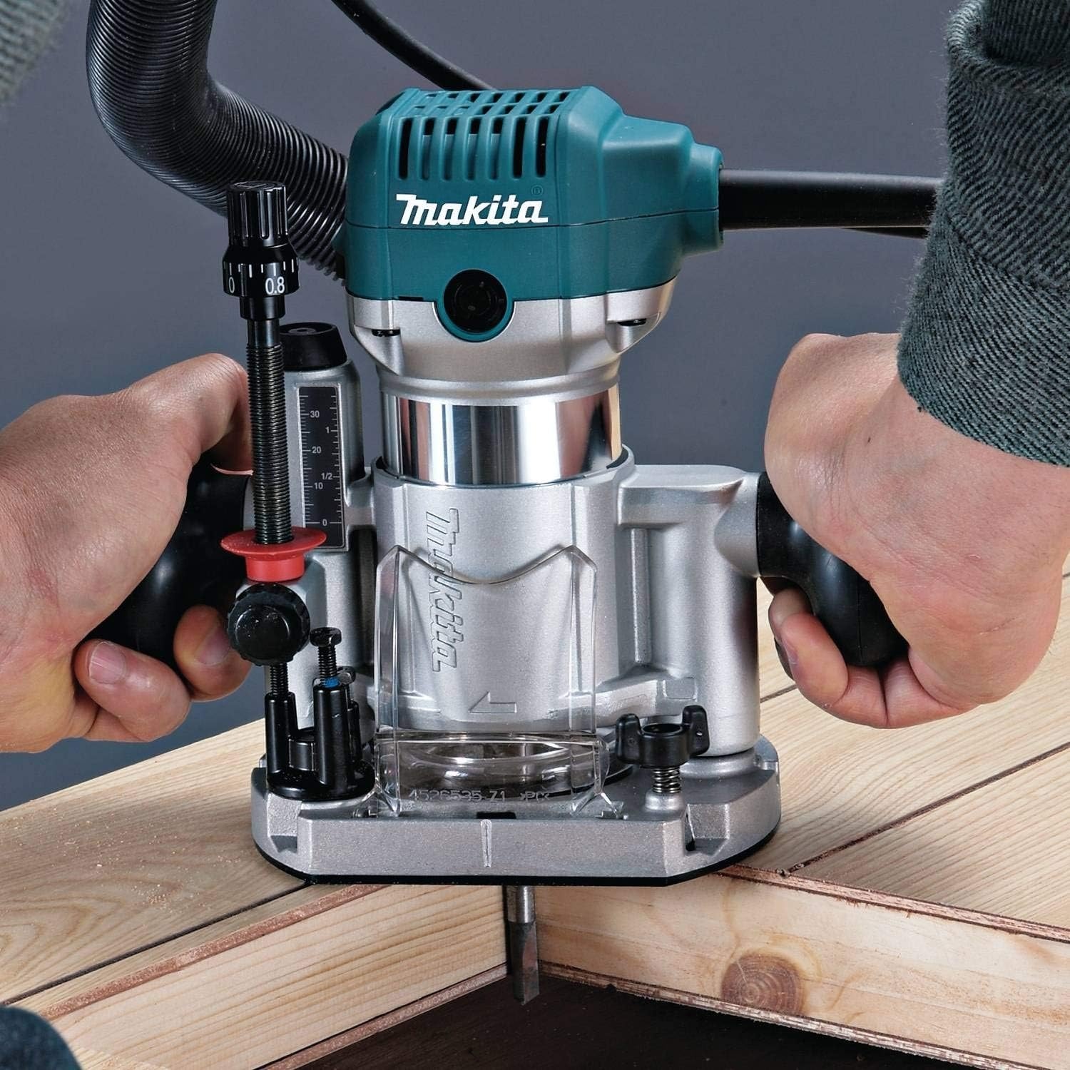image:imageMakita RT0701CX7 114 HP Compact Router KitOne Size