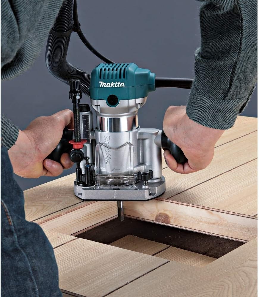 image:imageMakita RT0701CX7 114 HP Compact Router KitOne Size