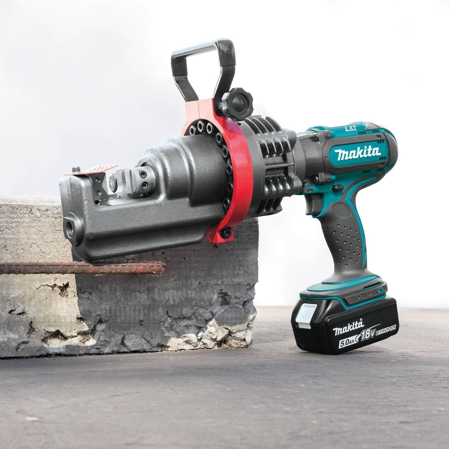 image:imageMakita XCS01T1 18V LXT LithiumIon Cordless Rebar Cutter KitRebar Cutter Kit