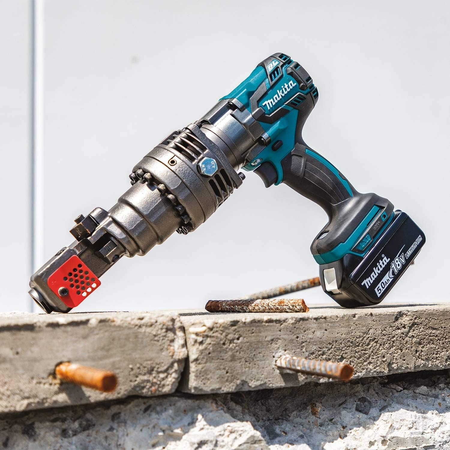image:imageMakita XCS04T1 18V LXT LithiumIon Brushless Cordless Rebar Cutter Kit 50AhRebar Cutter Kit