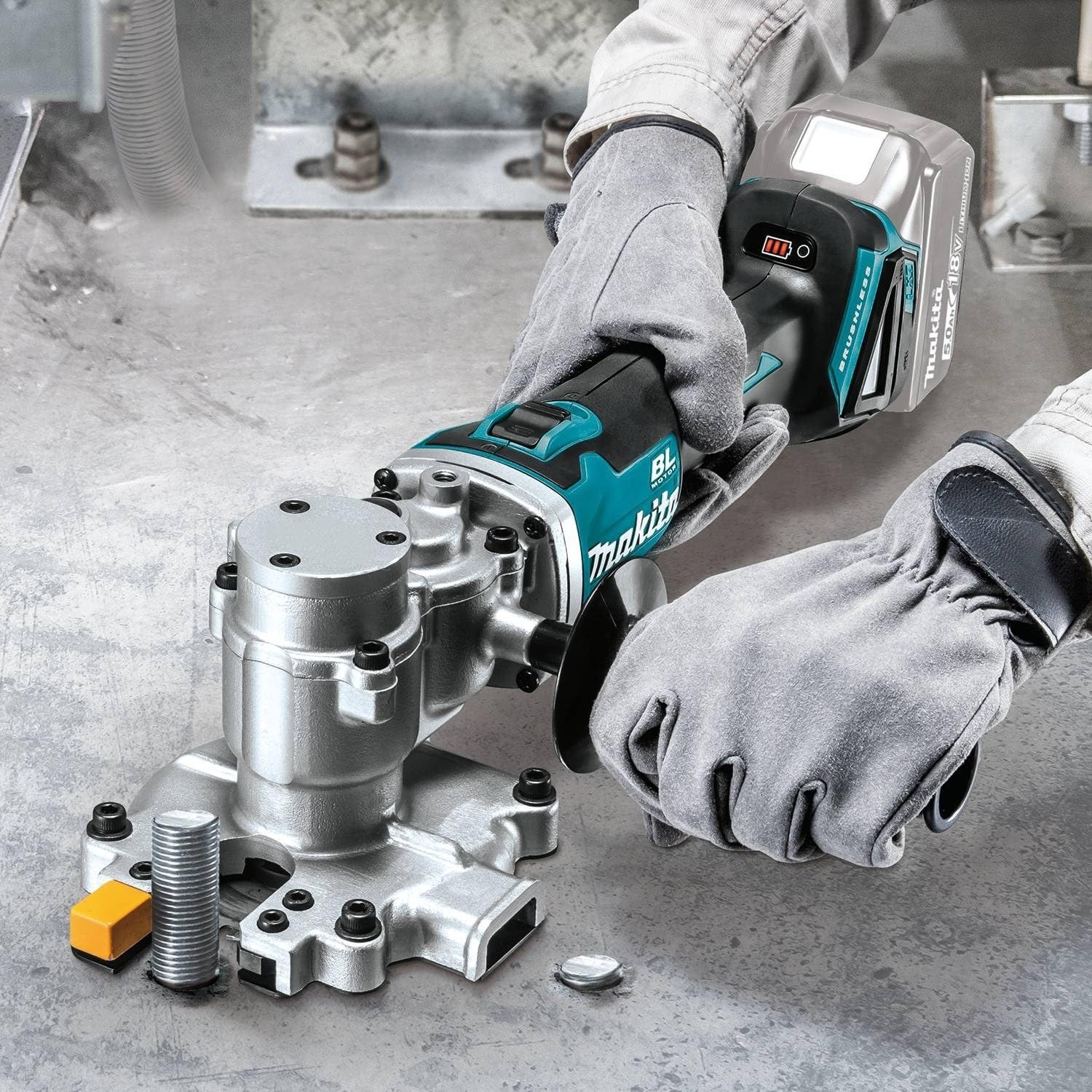image:imageMakita XCS06T1 18V LXT LithiumIon Brushless Cordless Steel Rod FlushCutter Kit 50AhFlush Cutter Only