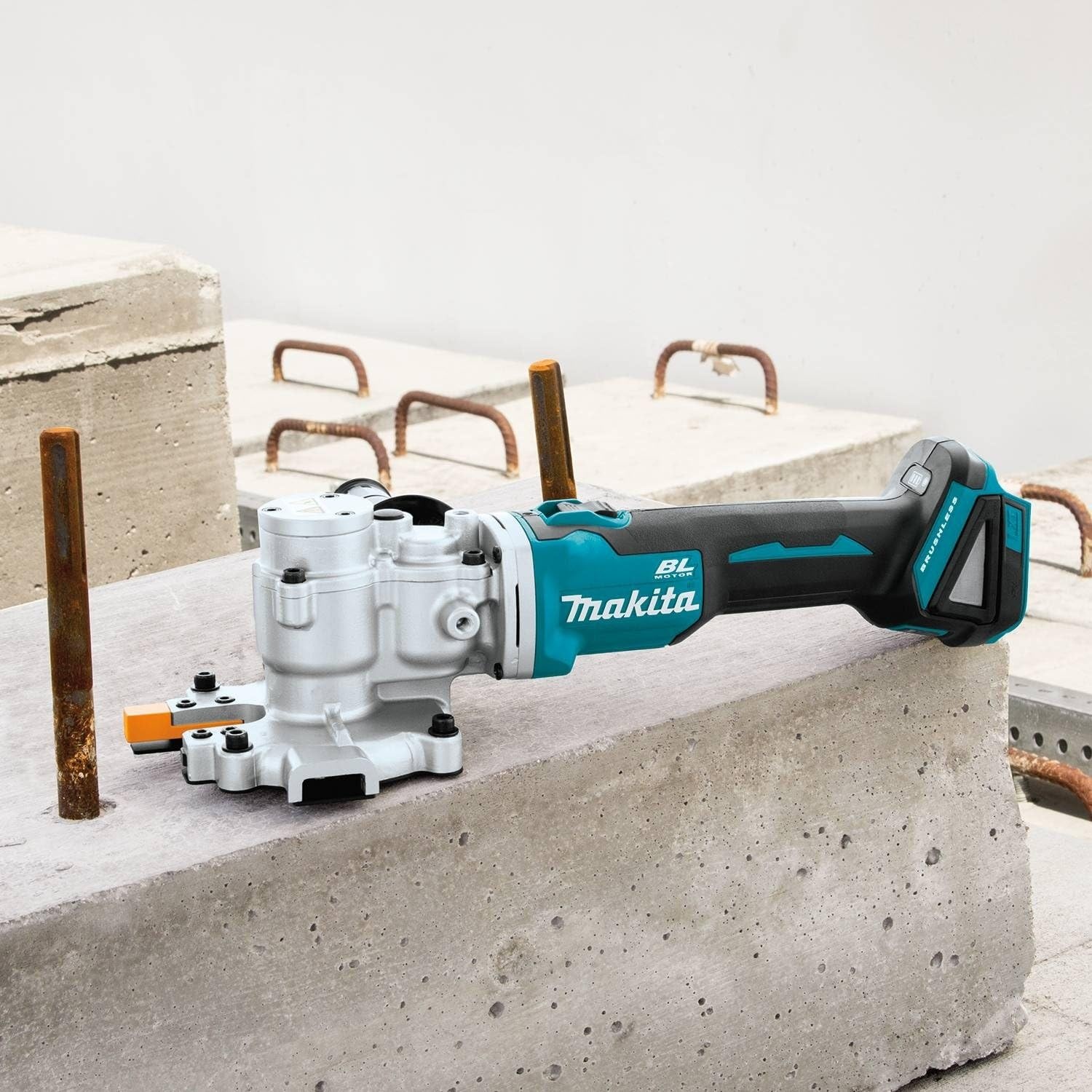 image:imageMakita XCS06T1 18V LXT LithiumIon Brushless Cordless Steel Rod FlushCutter Kit 50AhFlush Cutter Only