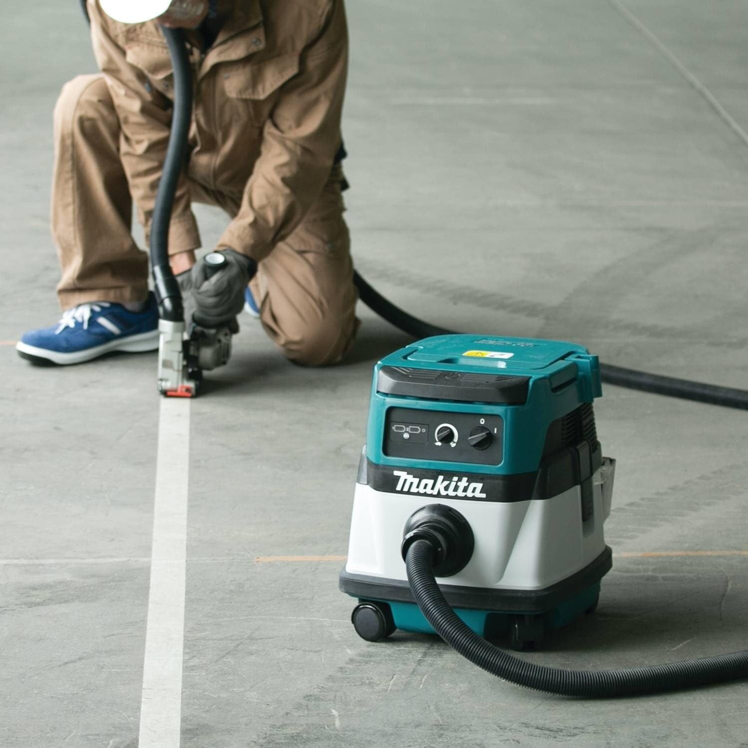 image:imageMakita XCV04Z 36V 18V X2 LXTCorded 21 Gallon HEPA Filter Dry Dust ExtractorVacuum Tool OnlyVacuum Only