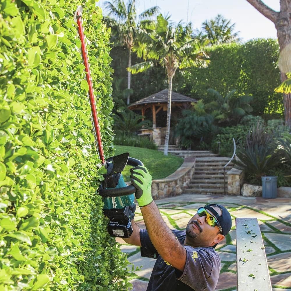 image:imageMakita XHU07T 18V LXT LithiumIon Brushless Cordless 24 Hedge Trimmer Kit 50AhTealKit w 50Ah battery