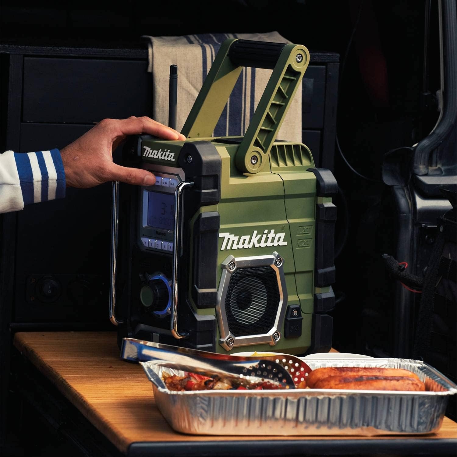 image:imageMakita ADRM06 Outdoor Adventure 18V LXT Bluetooth Radio Tool Only