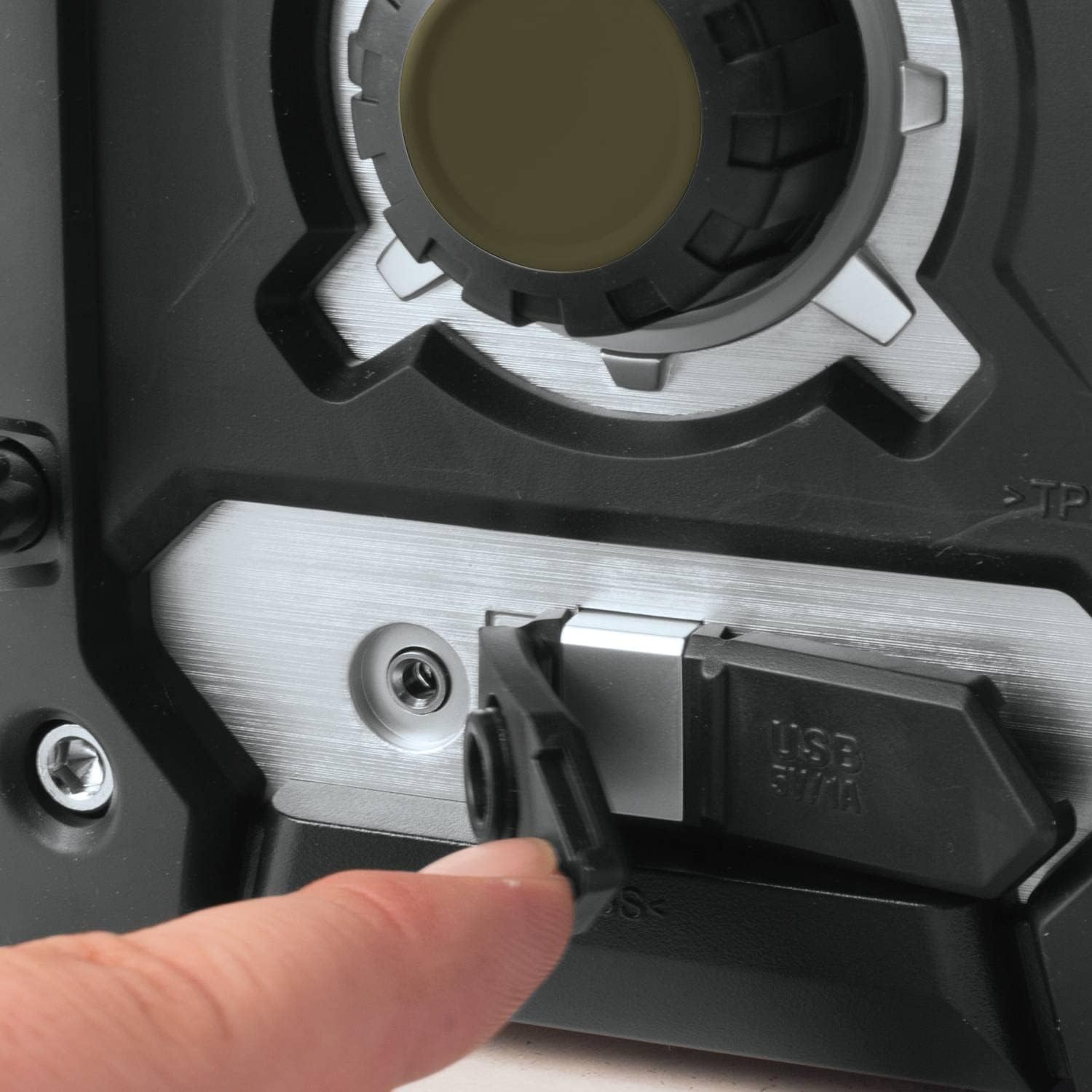 image:imageMakita ADRM06 Outdoor Adventure 18V LXT Bluetooth Radio Tool Only