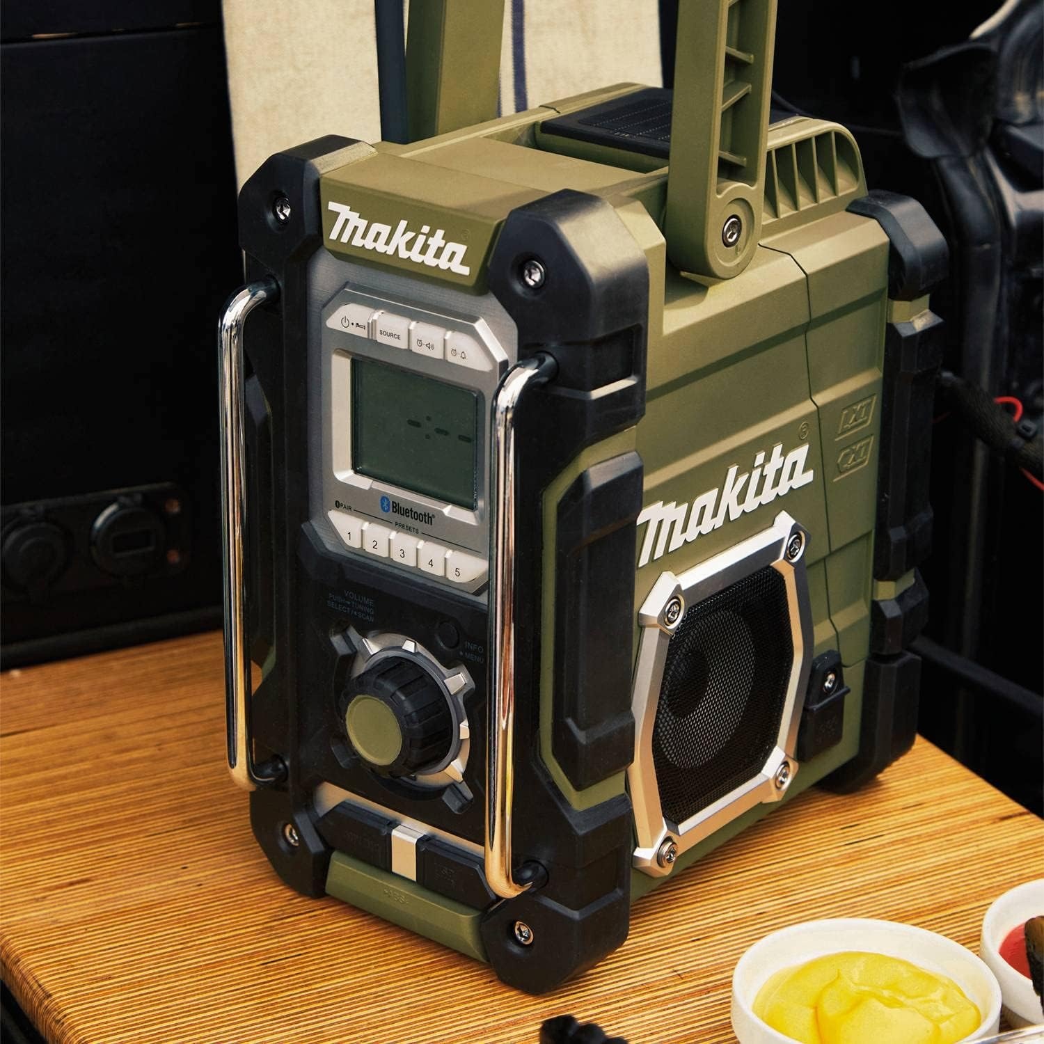 image:imageMakita ADRM06 Outdoor Adventure 18V LXT Bluetooth Radio Tool Only