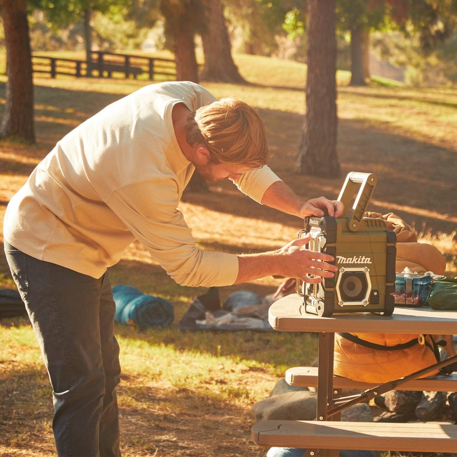 image:imageMakita ADRM06 Outdoor Adventure 18V LXT Bluetooth Radio Tool Only