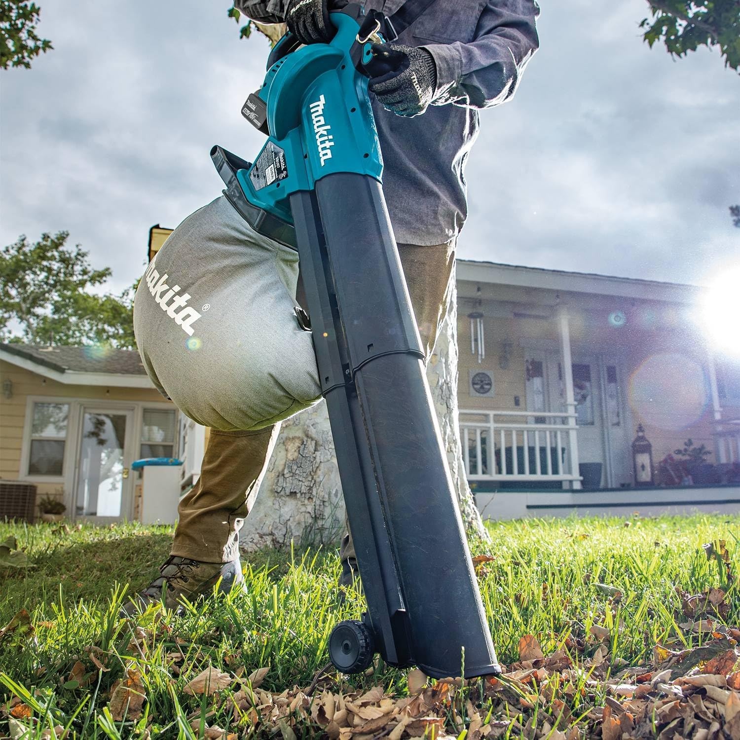 image:imageMakita XBU07SM1 18V LXT Brushless BlowerVacuum Mulcher Kit 40Ah
