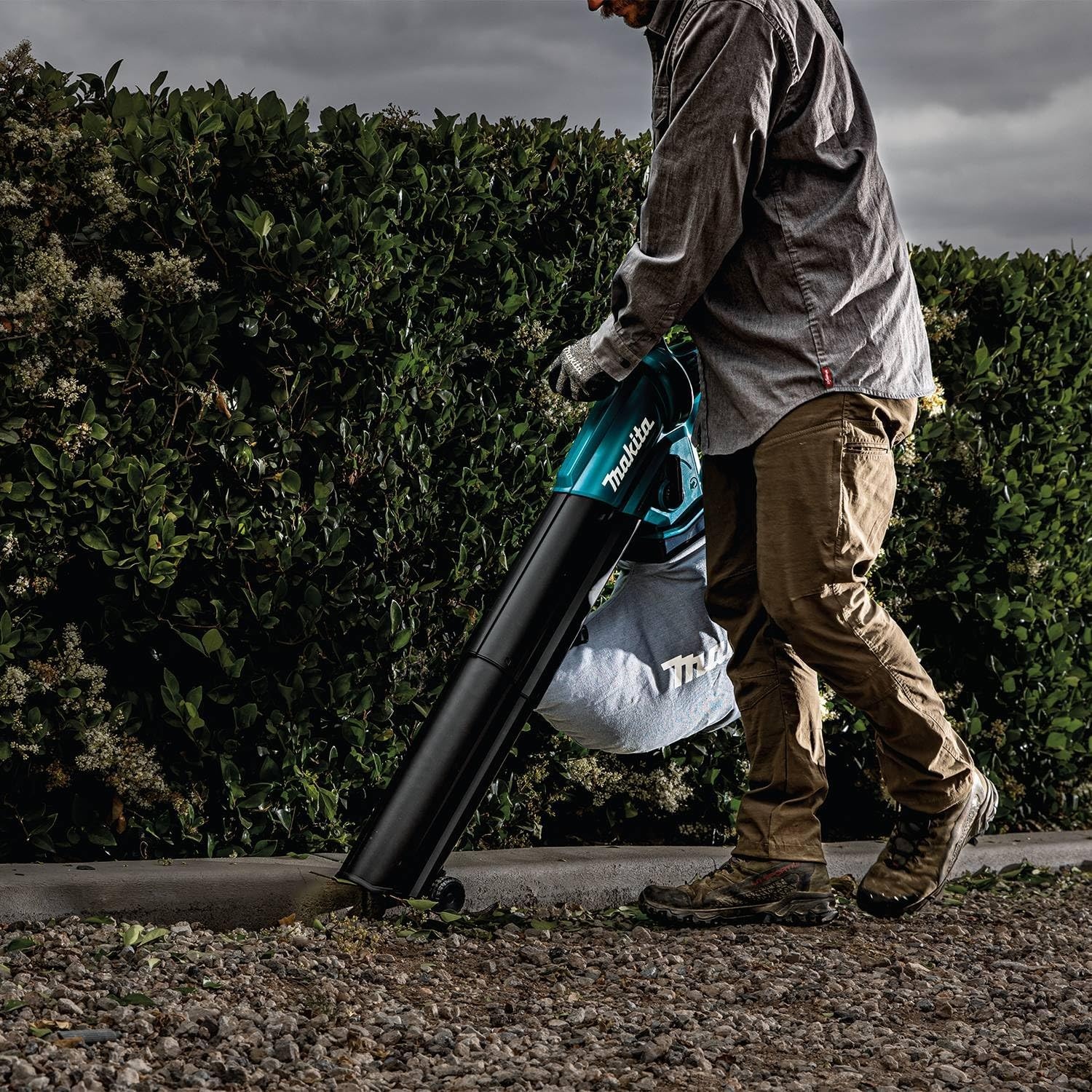image:imageMakita XBU07Z 18V LXT Brushless BlowerVacuum Mulcher Tool Only Tool Only
