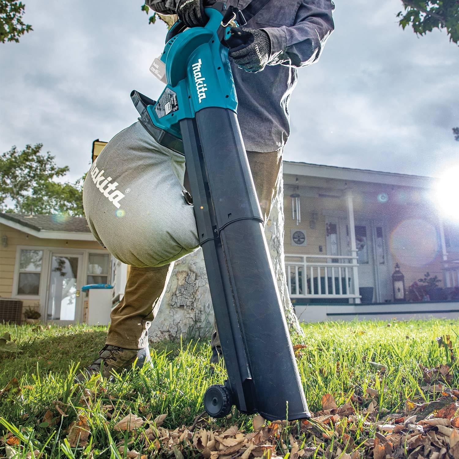 image:imageMakita XBU07Z 18V LXT Brushless BlowerVacuum Mulcher Tool Only Tool Only