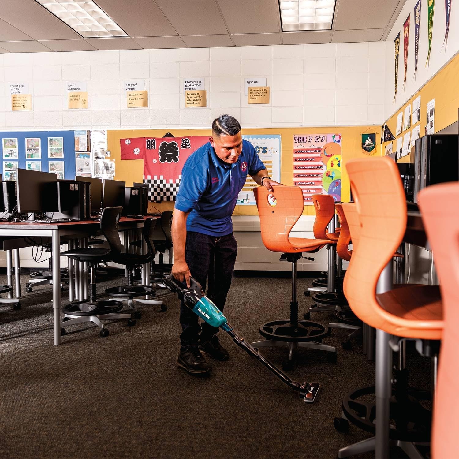image:imageMakita XLC08R1B 18V LXT Lithiumion Compact Brushless Cordless Vacuum Kit Trigger wLock 20Ah