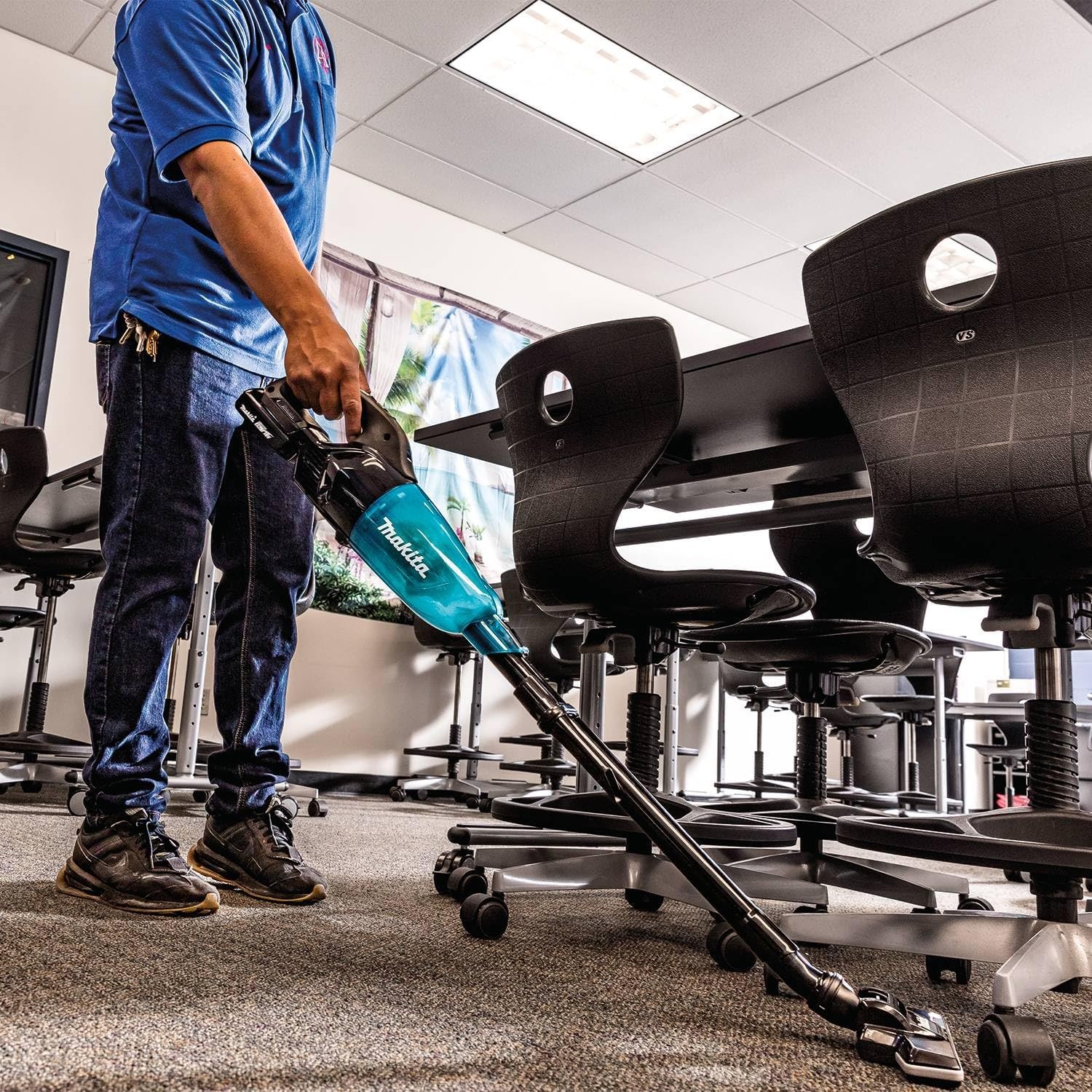image:imageMakita XLC08R1B 18V LXT Lithiumion Compact Brushless Cordless Vacuum Kit Trigger wLock 20Ah