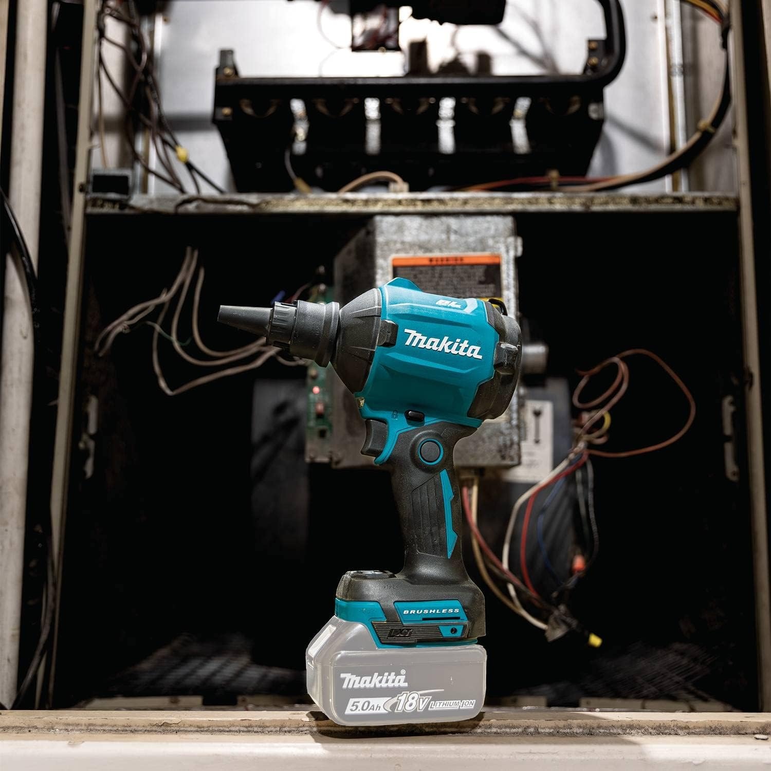 image:imageMakita XSA01Z 18V LXT Brushless Cordless High Speed BlowerInflator Tool Only Up to 447 MPH 4 digital speeds 5 nozzles builtin LED tool only