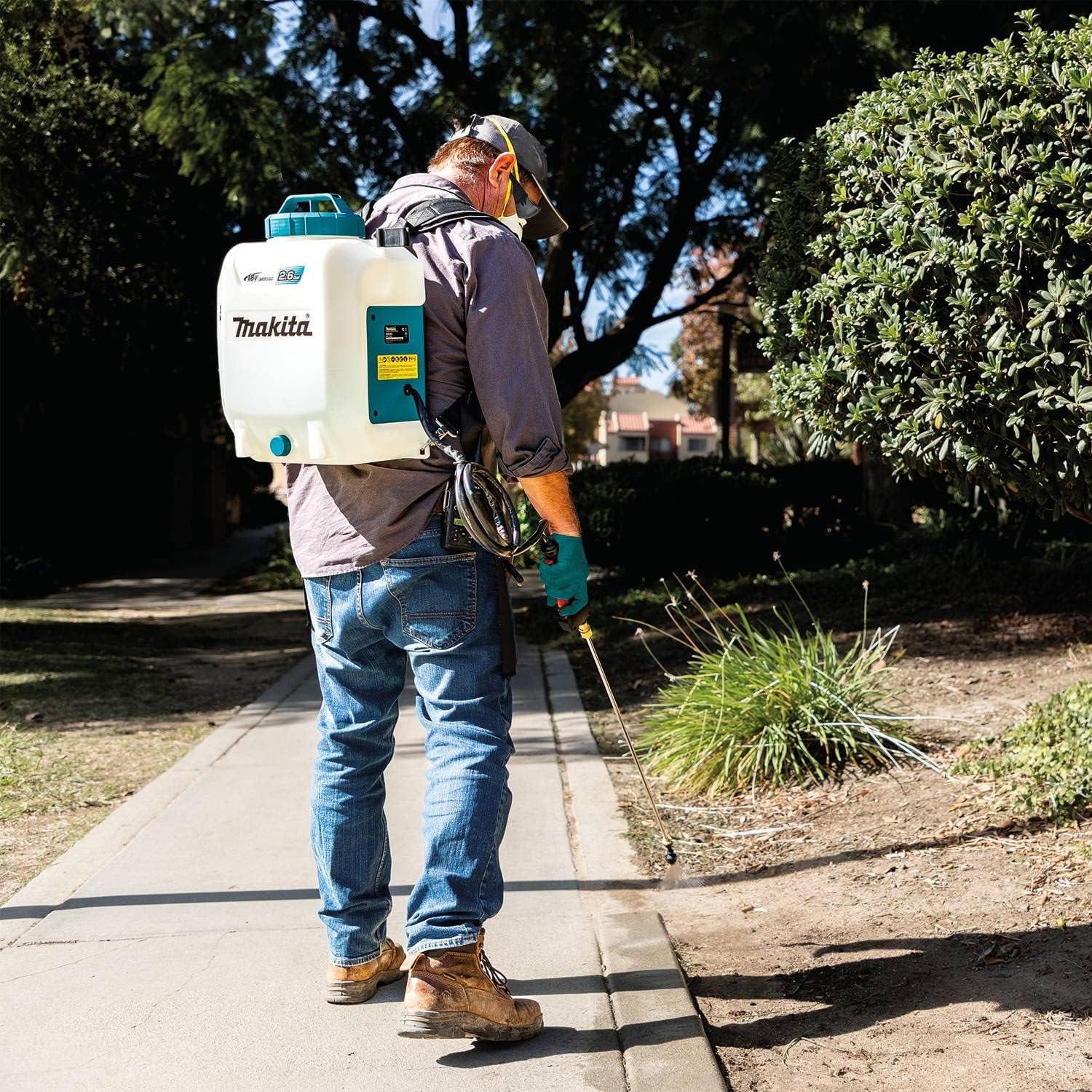 image:imageMakita XSU01SM1 18V LXT LithiumIon Cordless 26 Gallon Backpack Sprayer Kit 40Ah